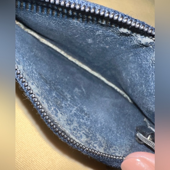 Gucci Coin Case and key chain - Picture 3 of 12